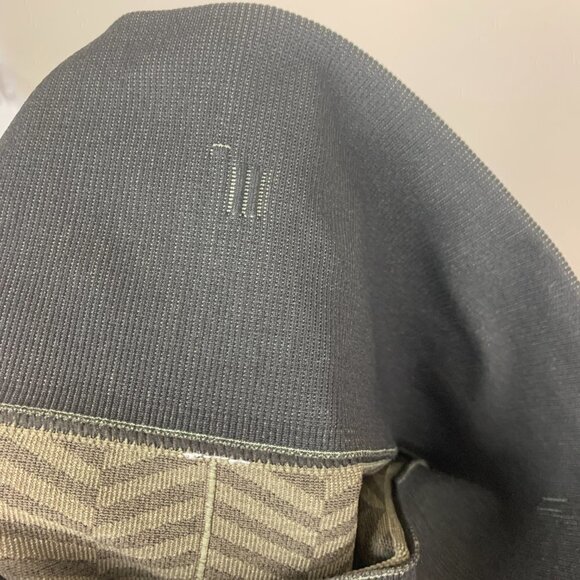 Lululemon In the Flow Cropped Leggings Green & Black Print - Size 6 - Picture 6 of 6